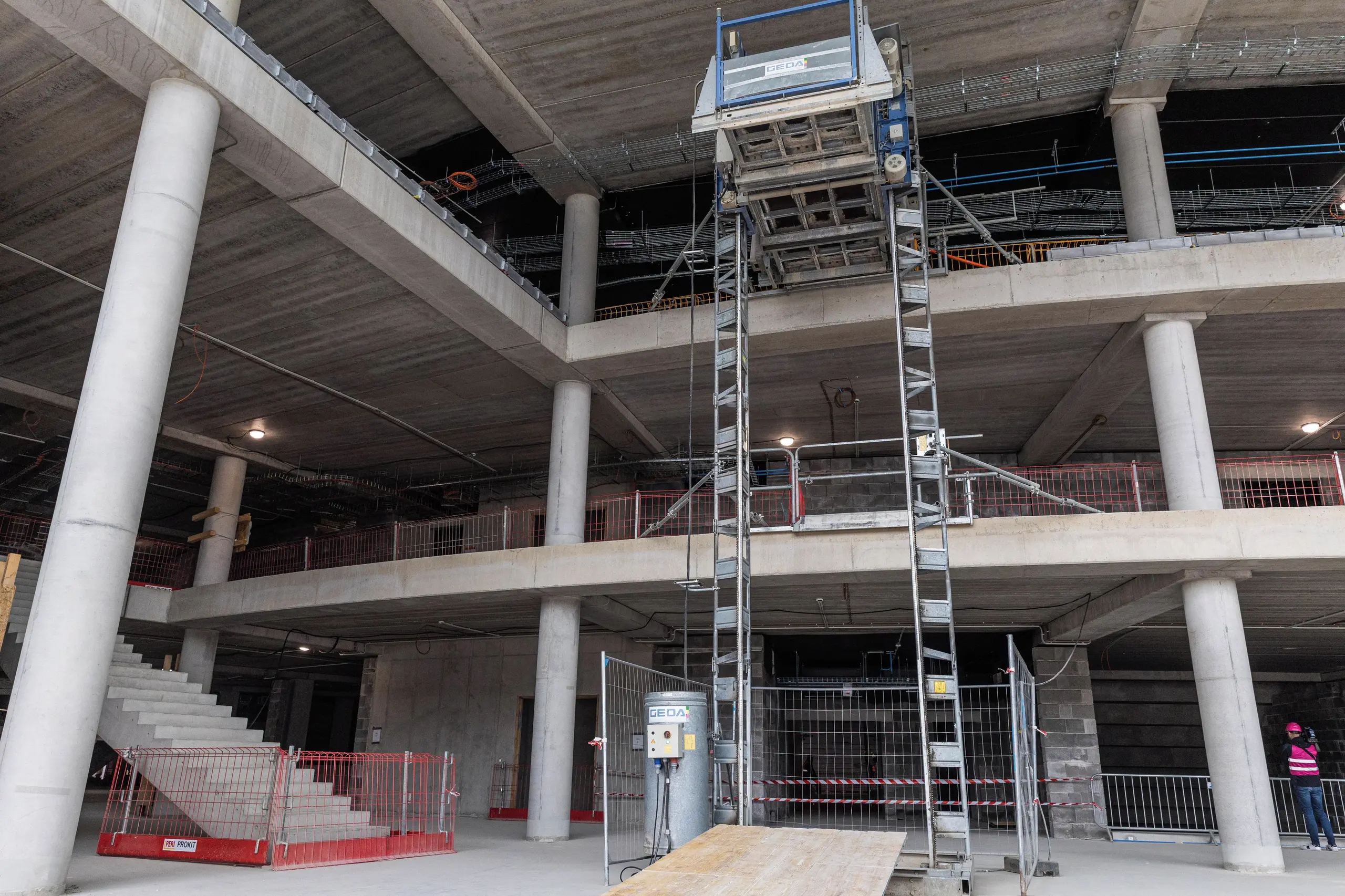 Aréna Brno - vnitřní ochozy a nosná konstrukce