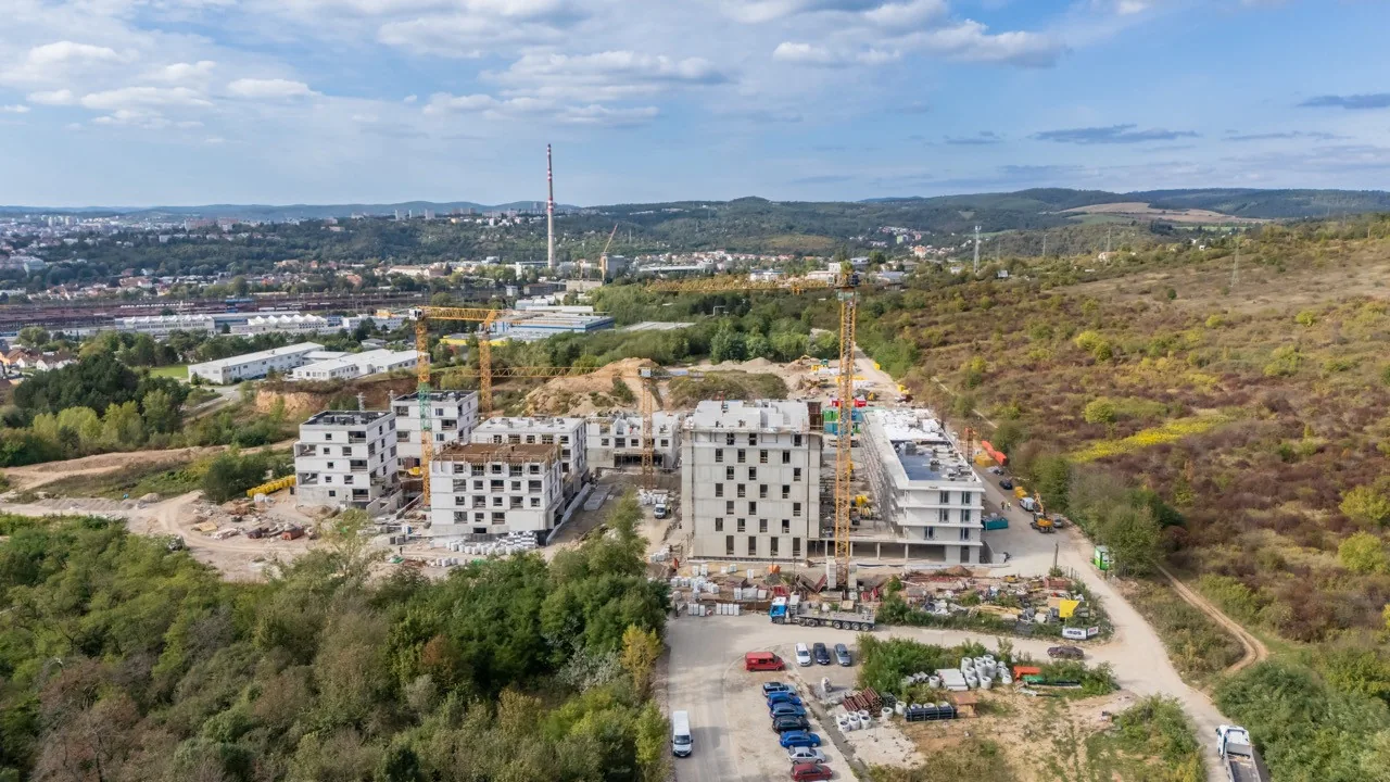 Čtvrť pod Hády, Brno - rostoucí konstrukce