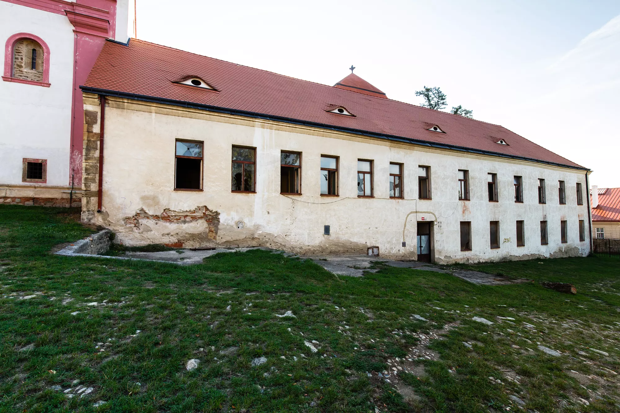 Centrum Louka, Znojmo - křídlo před obnovou